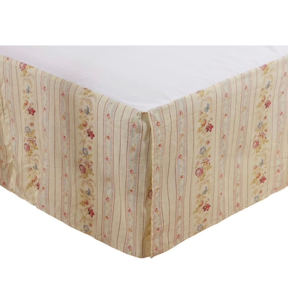 Full size Bed skirt, like new, Antique Rose, multi color